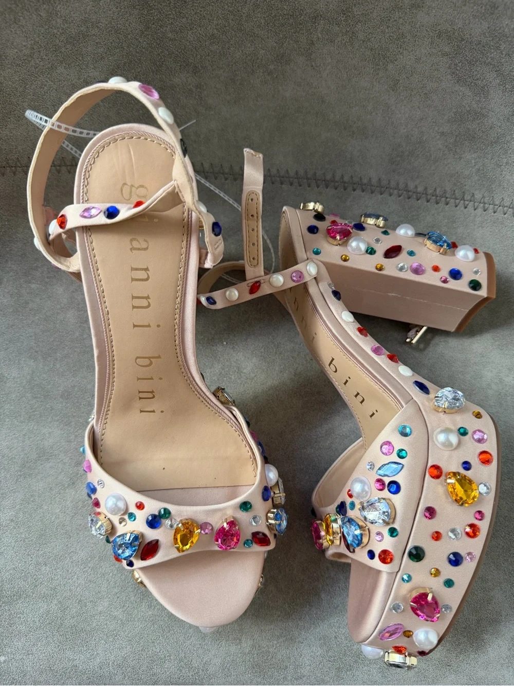 NWT Gianni Bini Calvan Jewel Ornamented Platform Dress Sandals Sz 9,5